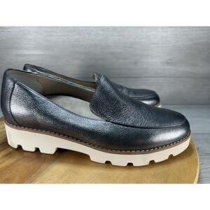 Vionic Women’s Patent Leather Kensley Loafer - Black. Size 6.5